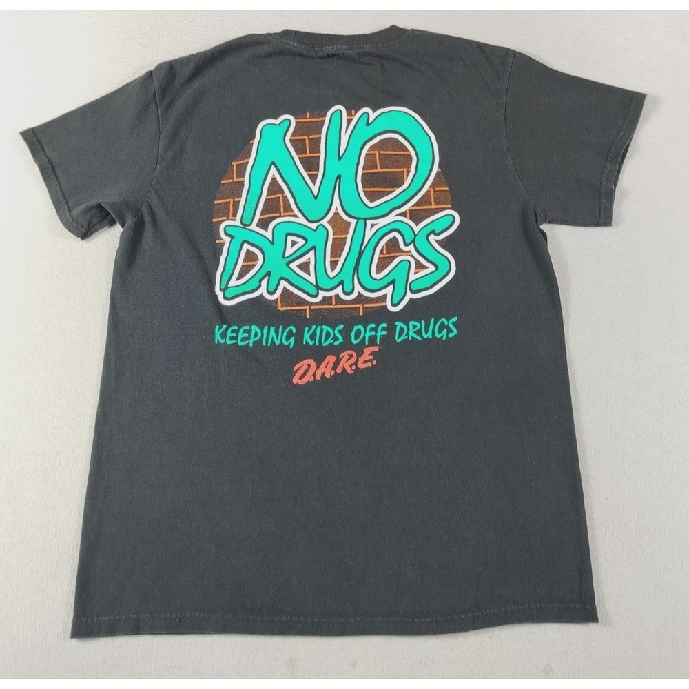Dare Shirt Mens Medium Black DARE No Drugs Keeping Kids Off Drugs Graphic Tee